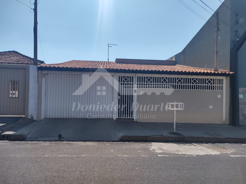 Casa a venda em mirassol no centr